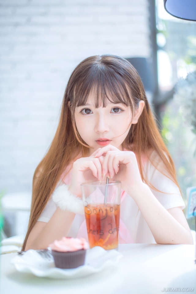 “我孟达算不上忠臣。”孟达闻言，冷笑一声道：“如果将军还想继续愚忠的话，那就请将军自便，下次若再想找刘璋拼命，末将绝不拦你。”